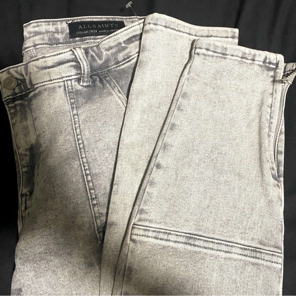 NWOT ALLSAINTS Duran Mid Rise Skinny Cargo Pants in Snow Grey - Size W28